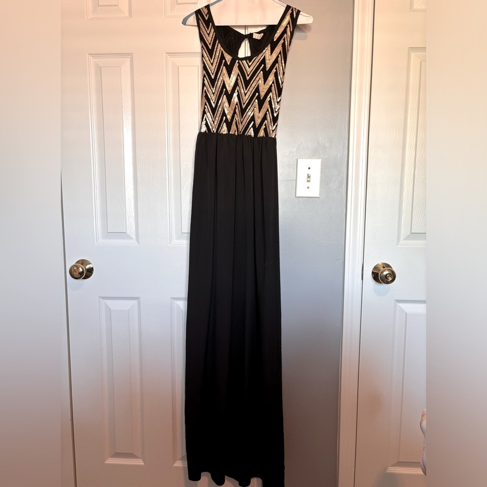 Tyche Black & Gold Sequin Chevron Maxi Dress W/Key Hole Back Size Medium